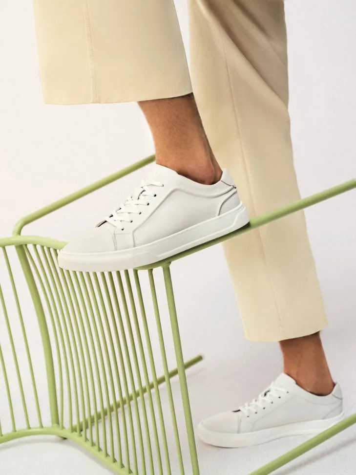 Baskets minimalistes en cuir blanc cassé pour hommes