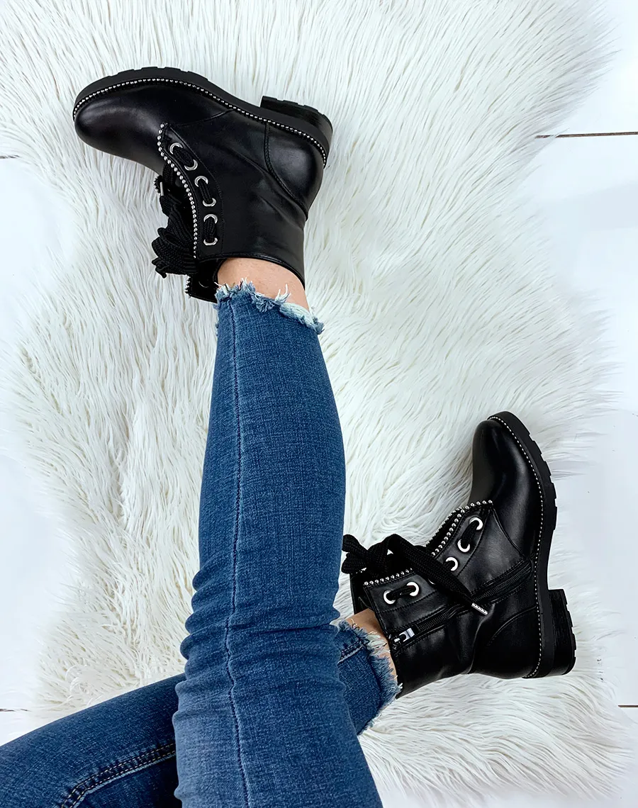 Bottines noires à lacets et à détails argentés