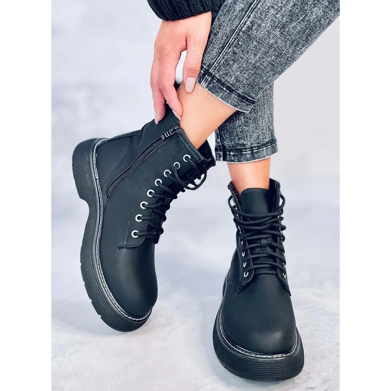 Peddy Bottines à lacets noires le noir