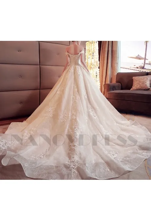 robe de mariée chic champagne pâle